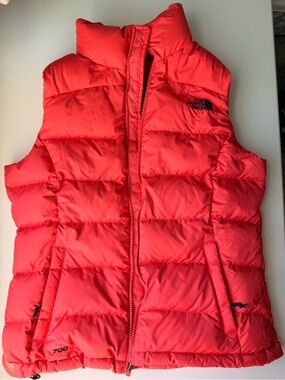 The North Face 700 Puffer Vest Goose down women’s size S - coral